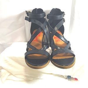 HAKKA WOMEN'S BLACK STRAPPY SANDALS SIZE 8.5